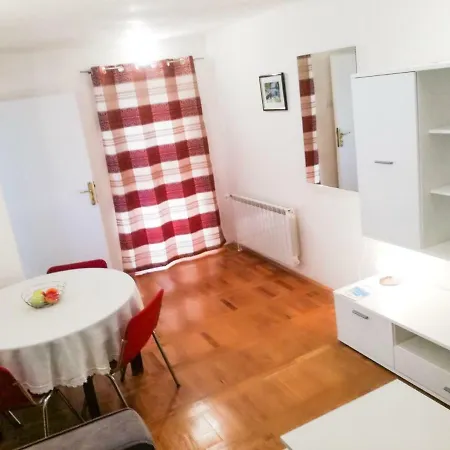 Gare Apartment