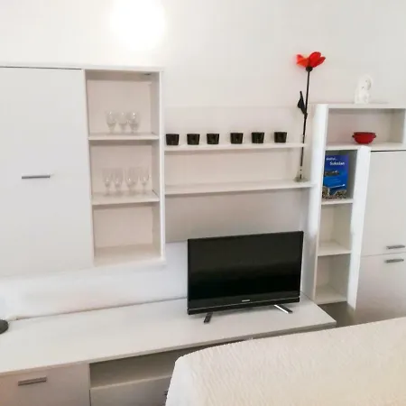 Gare Apartment *