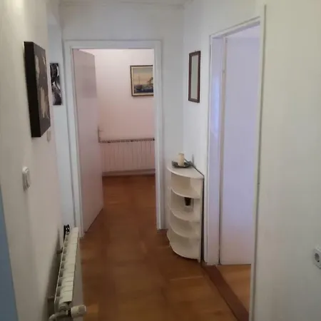 Apartment Gare Sukosan